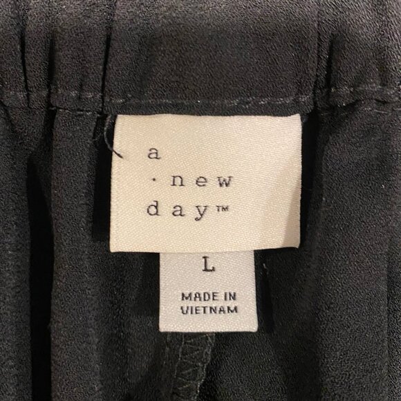 A New Day Dressy Black Short with Tie Belt - Size L - Picture 3 of 4